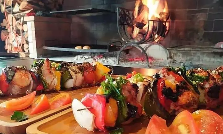 ¡Descubre el sabor del Mediterráneo! ¡Menú a elegir para 2!