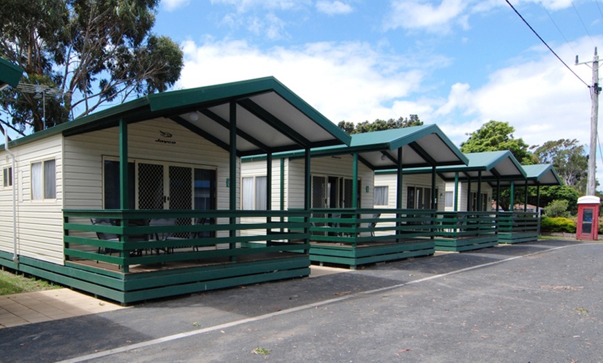 Image 2: Phillip Island: 2N Family Caravan Park Stay