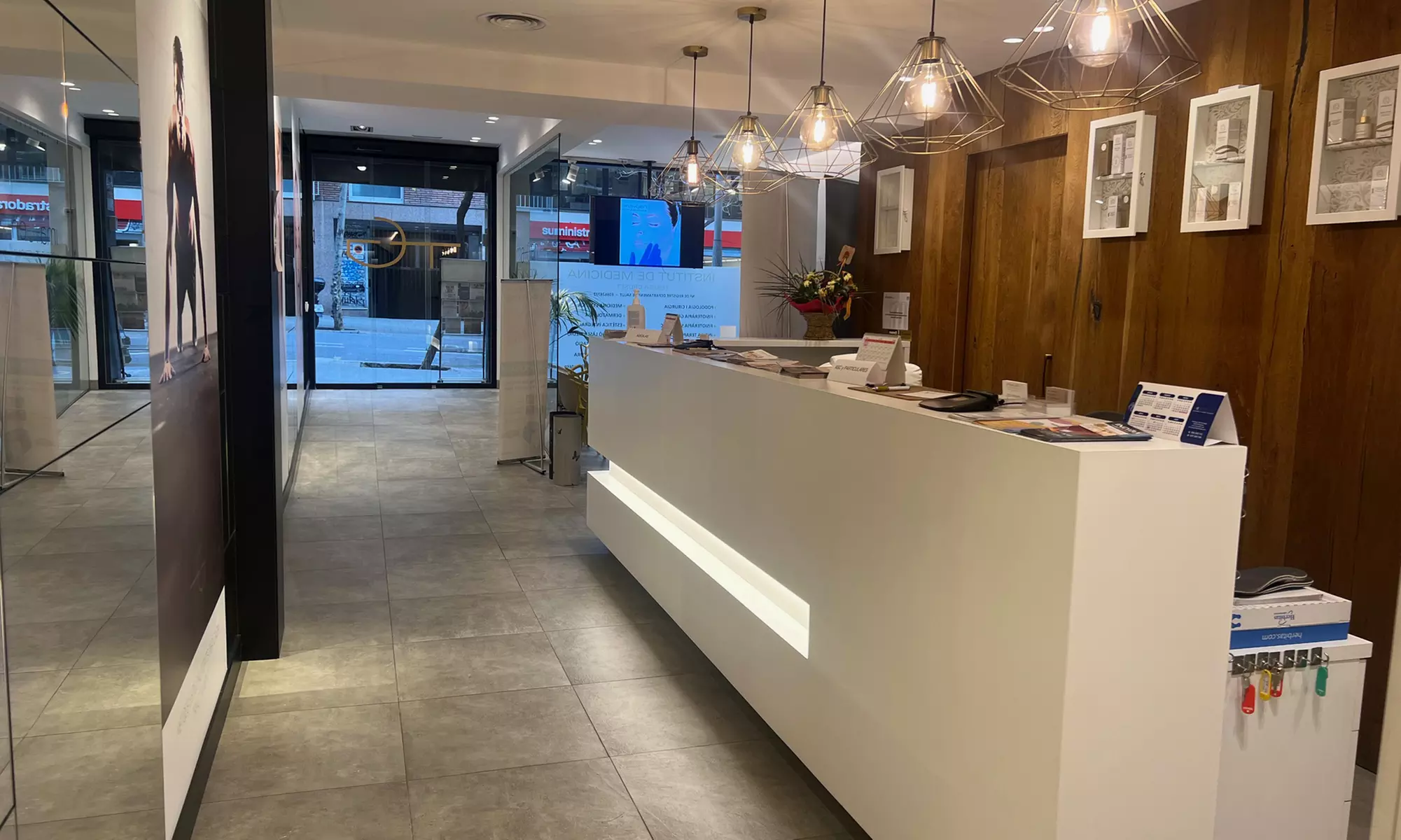 Cutis renovado con un tratamiento reafirmante inyectado facial