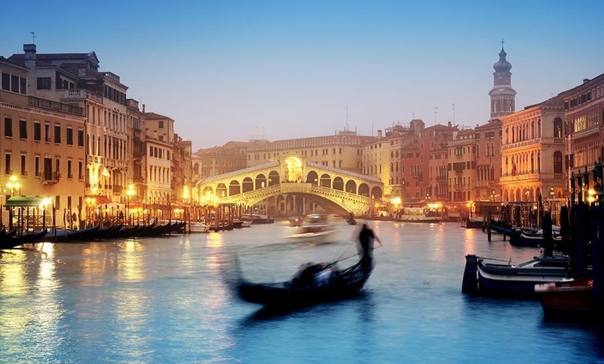 Image 4: ✈ Venice: 2 to 4 Nights with Flights