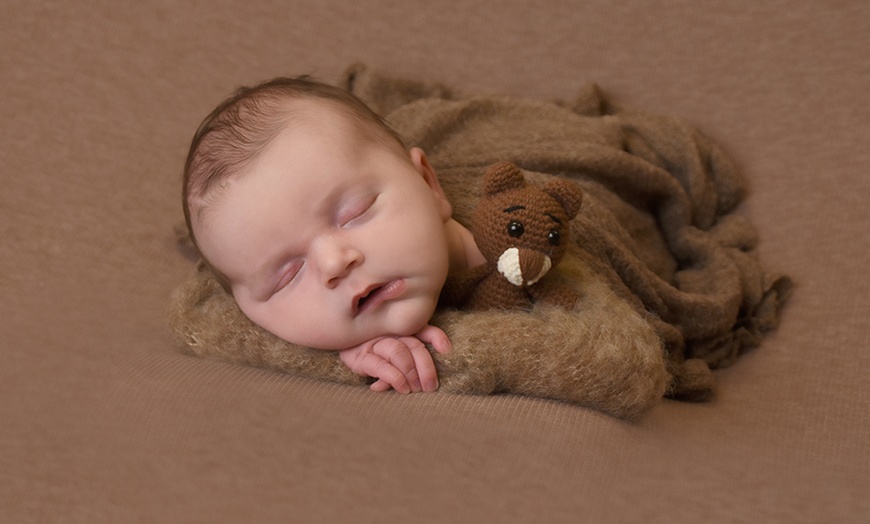 Image 3: Up to 0% Off on newborn or maternity photoshoot
