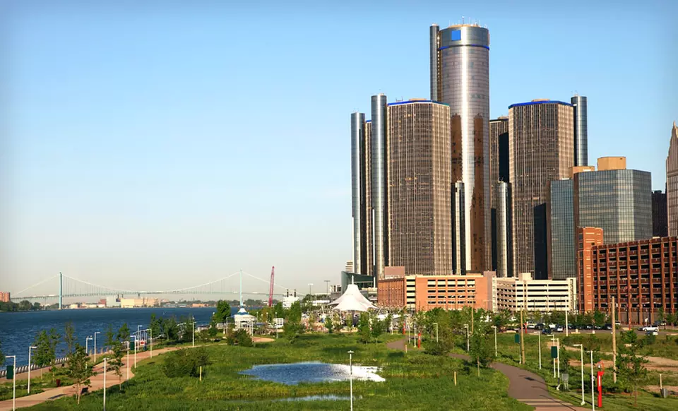 Stay at Detroit Marriott Southfield in Greater Detroit; Dates into October Available - Second Medium