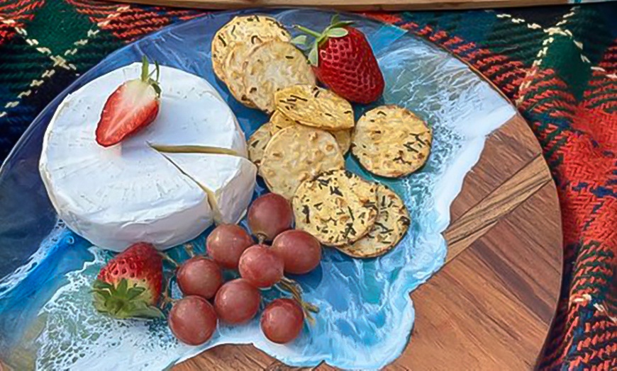 Image 6: Resin Cheeseboard Workshop for 2, 4, 8, 10 or 14 people (1.5 Hours)