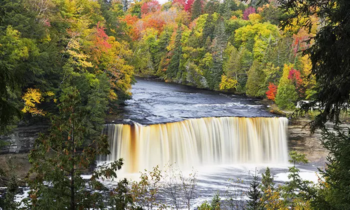1- or 2-Night Stay for Two in a King Jacuzzi Suite at Soo Locks Lodge & Suites (Up to 50% Off)  - Primary Image