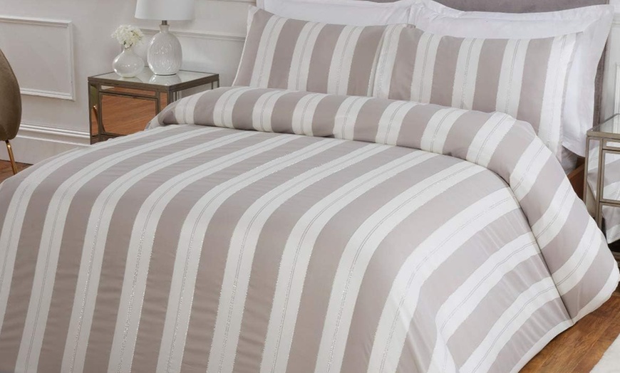 Image 10: Lurex Duvet Cover and Pillowcase Set