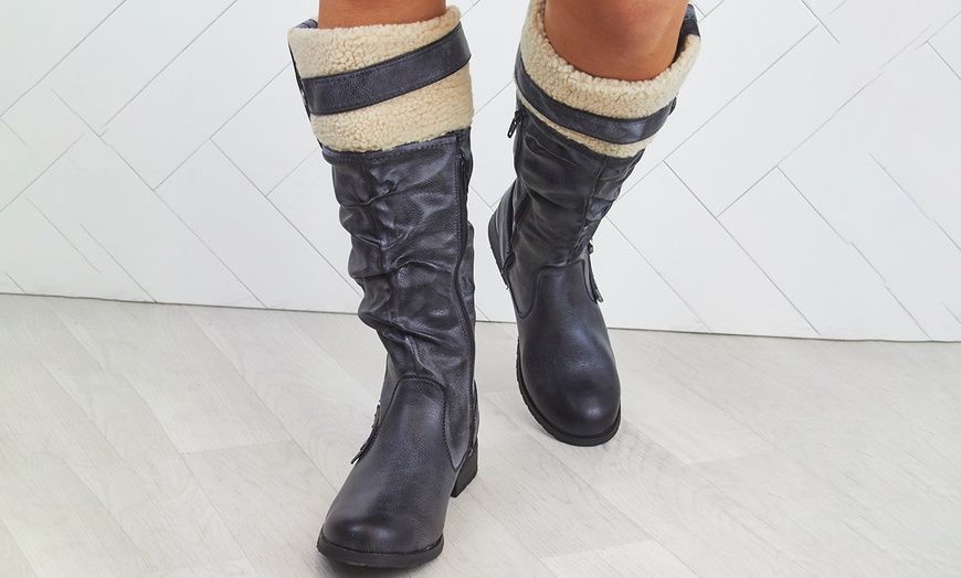 Image 7: Fleece Lined Knee Boots