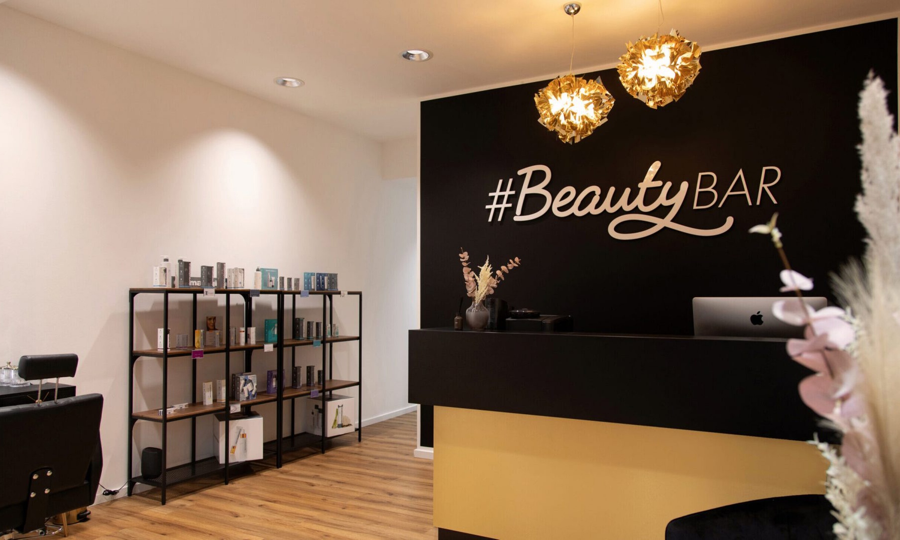 75-105 Min. Massage-, Pediküre- oder Wellness-Paket für 1 Person