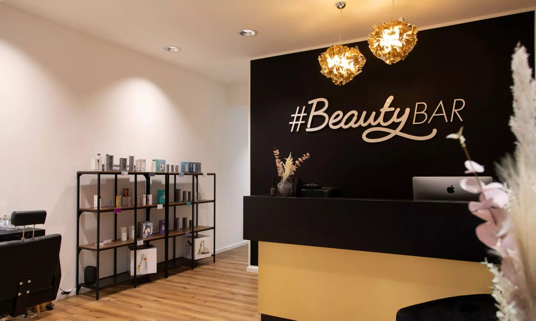 75-105 Min. Massage-, Pediküre- oder Wellness-Paket für 1 Person