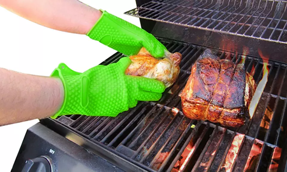 Heat-Resistant Silicone Grilling Glove (1- or 2-Pack) - Primary Image