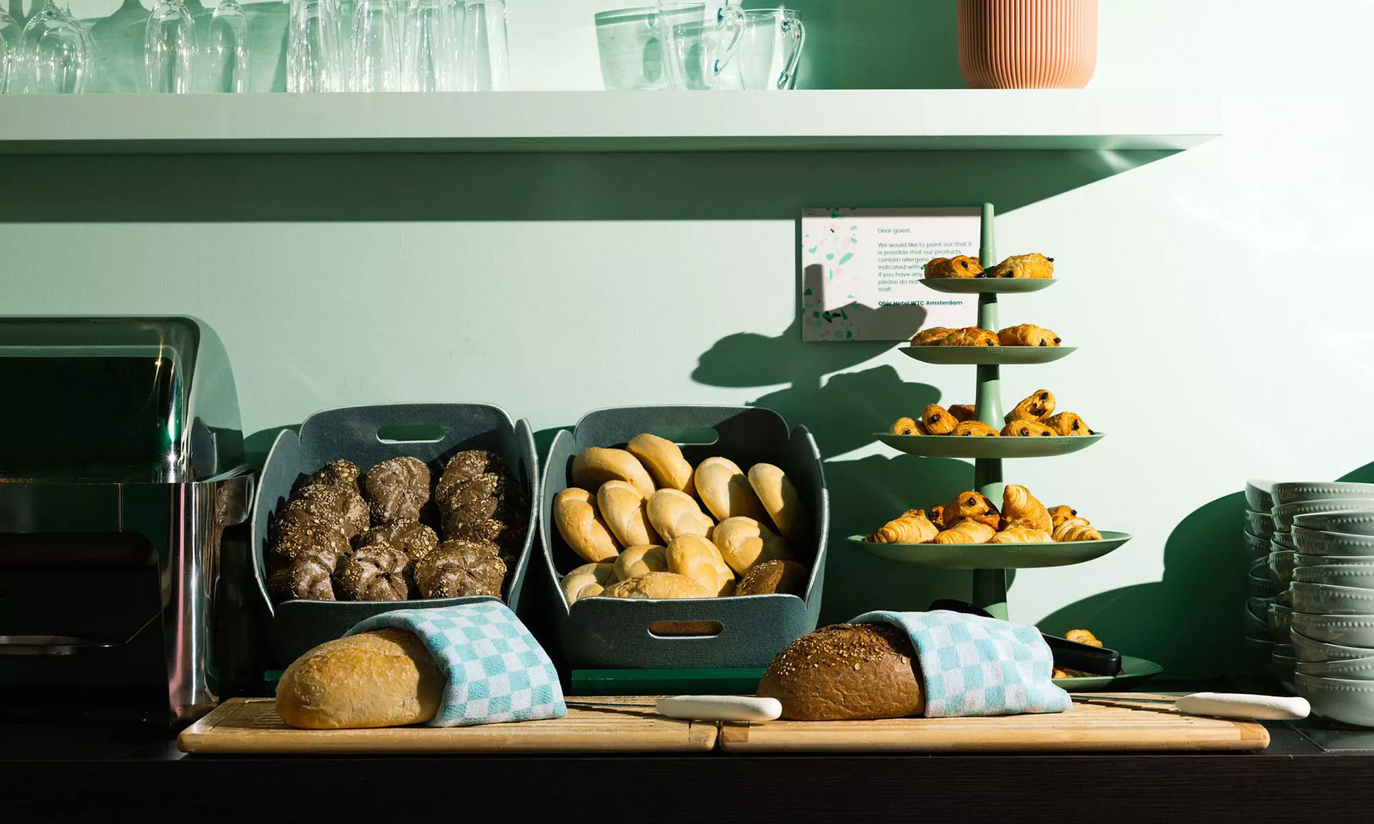 Amsterdam-Zuid: Standard or Large Double Room for 2 People