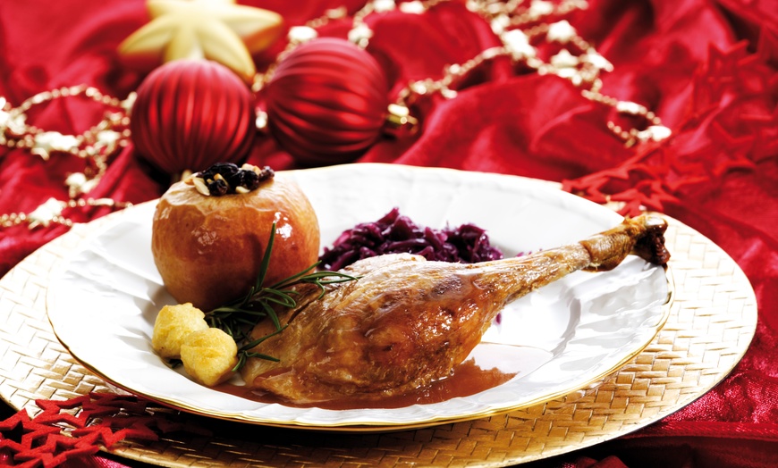 Image 1: Weihnachts-Menü mit Gans und Nachspeise für 2 o. 4 Personen