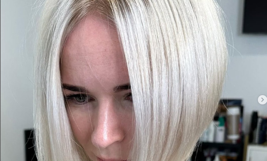 Image 3: 1 Haircut with Partial / Full Highlights, Balayage, or Blond Service 