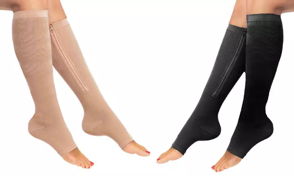 Offene Kompressionsstrümpfe mit Reißverschluss in Schwarz oder Nude - Primary Image