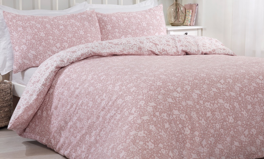 Image 7: Pieridae Ditsy Floral Duvet Set