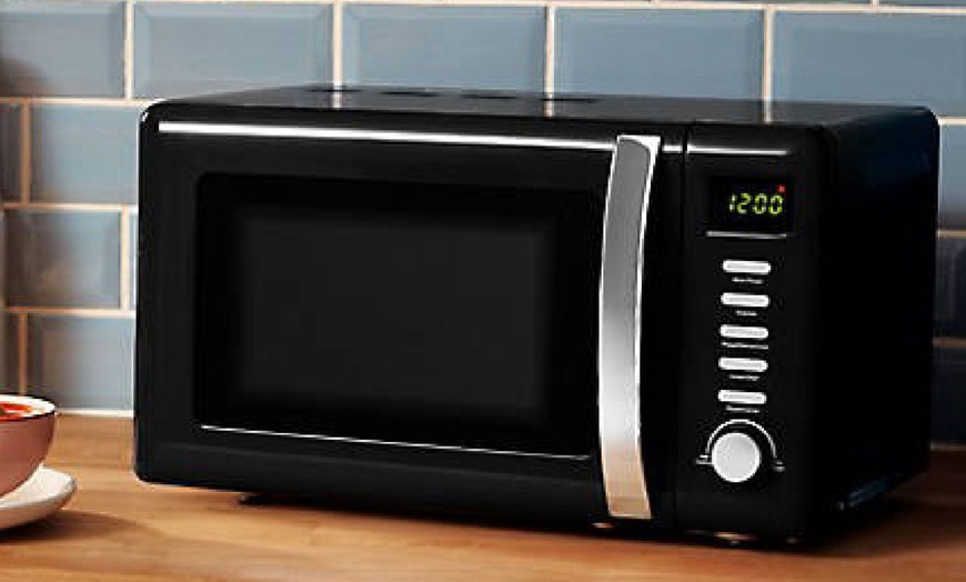 Image 2: Beko Retro Microwave