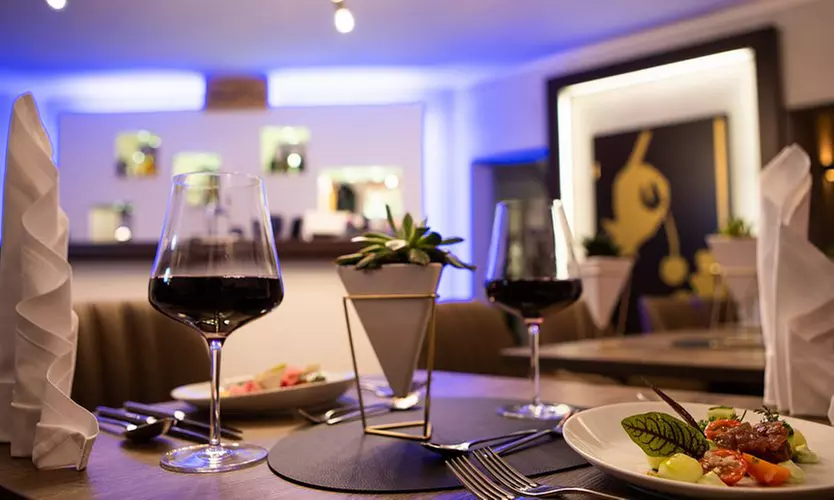 "Dinner in the Dark" - 4-Gänge-Menü nach Wahl für 2 oder 4 Personen