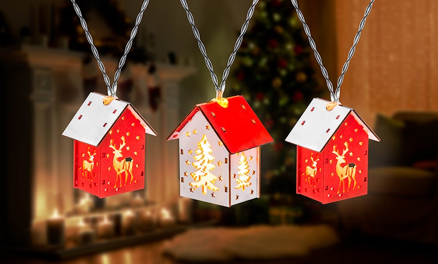 Image 5: One, Two or Four Sets of 10-LED Red and White Christmas House Lights