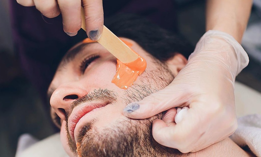 Image 4: Waschen, Schneiden und Styling, opt. inkl. Heißwachs für Herren