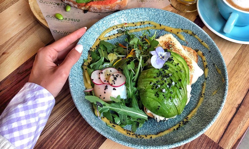 Image 15: Brunch para 2 o 4 con plato salado y dulce y bebida fría y caliente