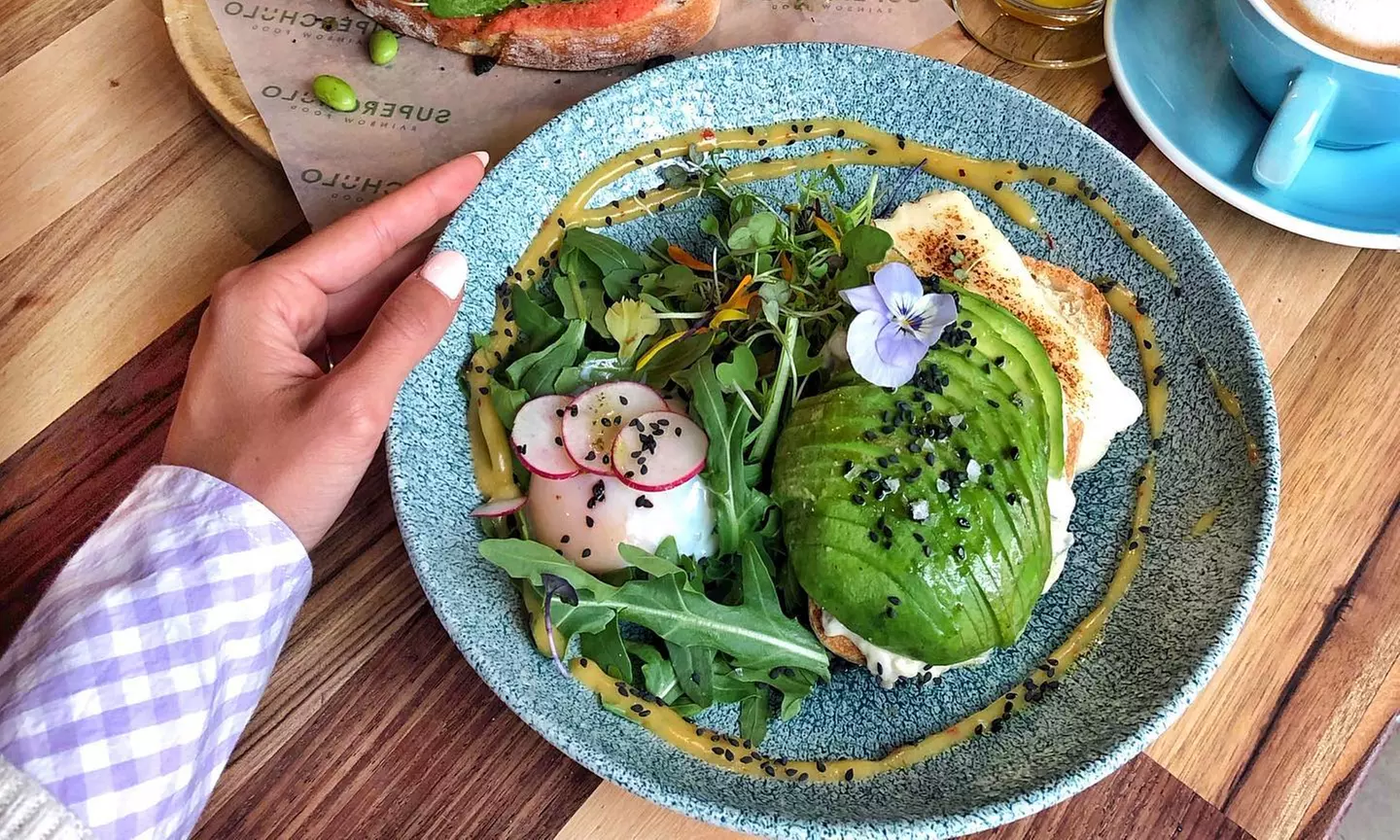 Brunch para 2 o 4 con plato salado y dulce y bebida fría y caliente