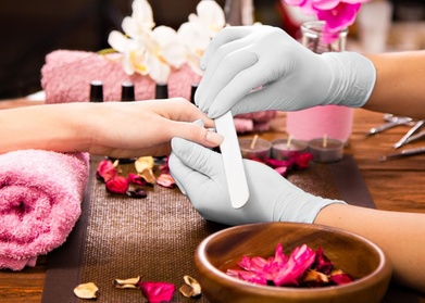 Pose vernis semi-permanent avec renfort gel ou forfait mains et pieds pour 1 personne dès 19,90 € au Nine Cosmetics
