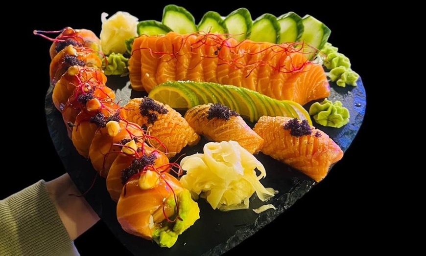 Image 1: Entdecke das Geheimnis des perfekten Sushi-Abends!