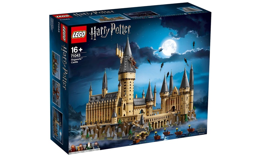 Image 2: LEGO Harry Potter Hogwarts Castle Building Kit