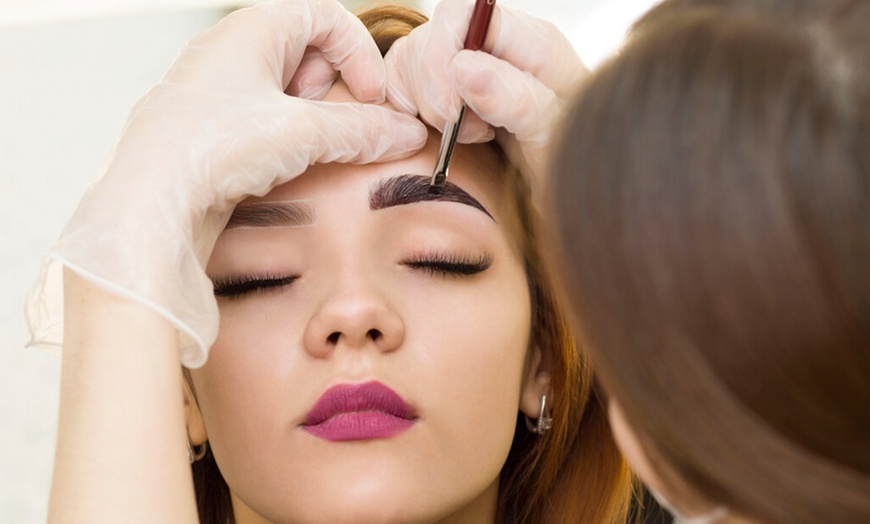 Image 2: Makeup Classes at Institute Of Beauty And Makeup