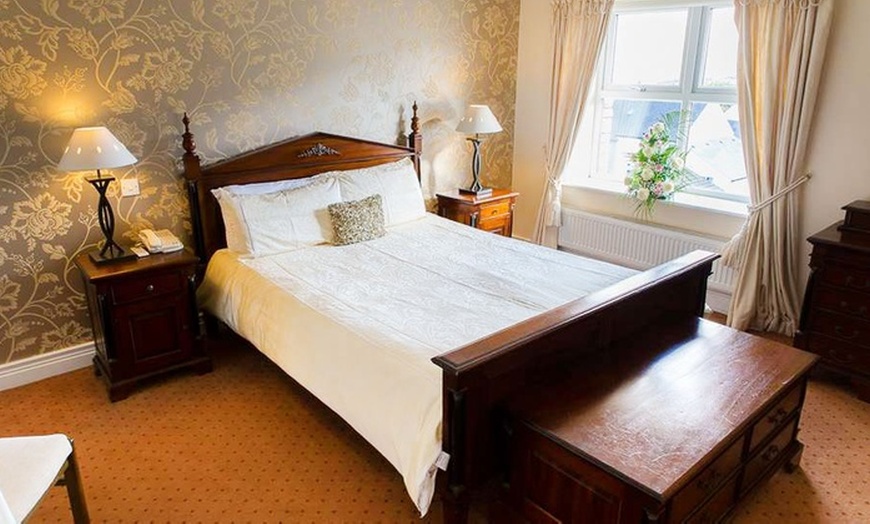 Image 3: Co. Donegal: Double or Twin Room with Breakfast