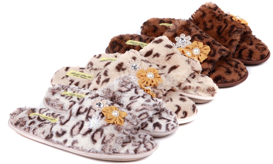 Image 1: Women's Fluffy Slippers