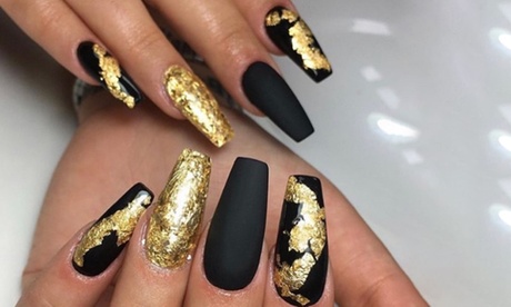 3 o 5 manicure con gel semipermanente da Rachele Nails