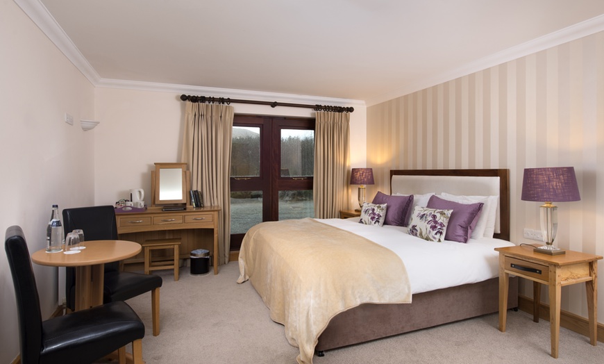 Image 8: Ireland: Suite Room with Breakfast, Dinner and Spa Discount