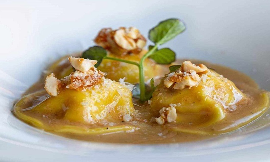 Image 2: Redécouvrez la gastronomie italienne dans un cadre raffiné à Charleroi