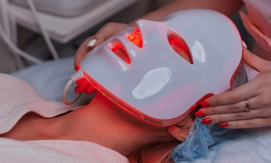 Image 9: Limpieza facial a elegir con opción a hydrafacial y máscara led