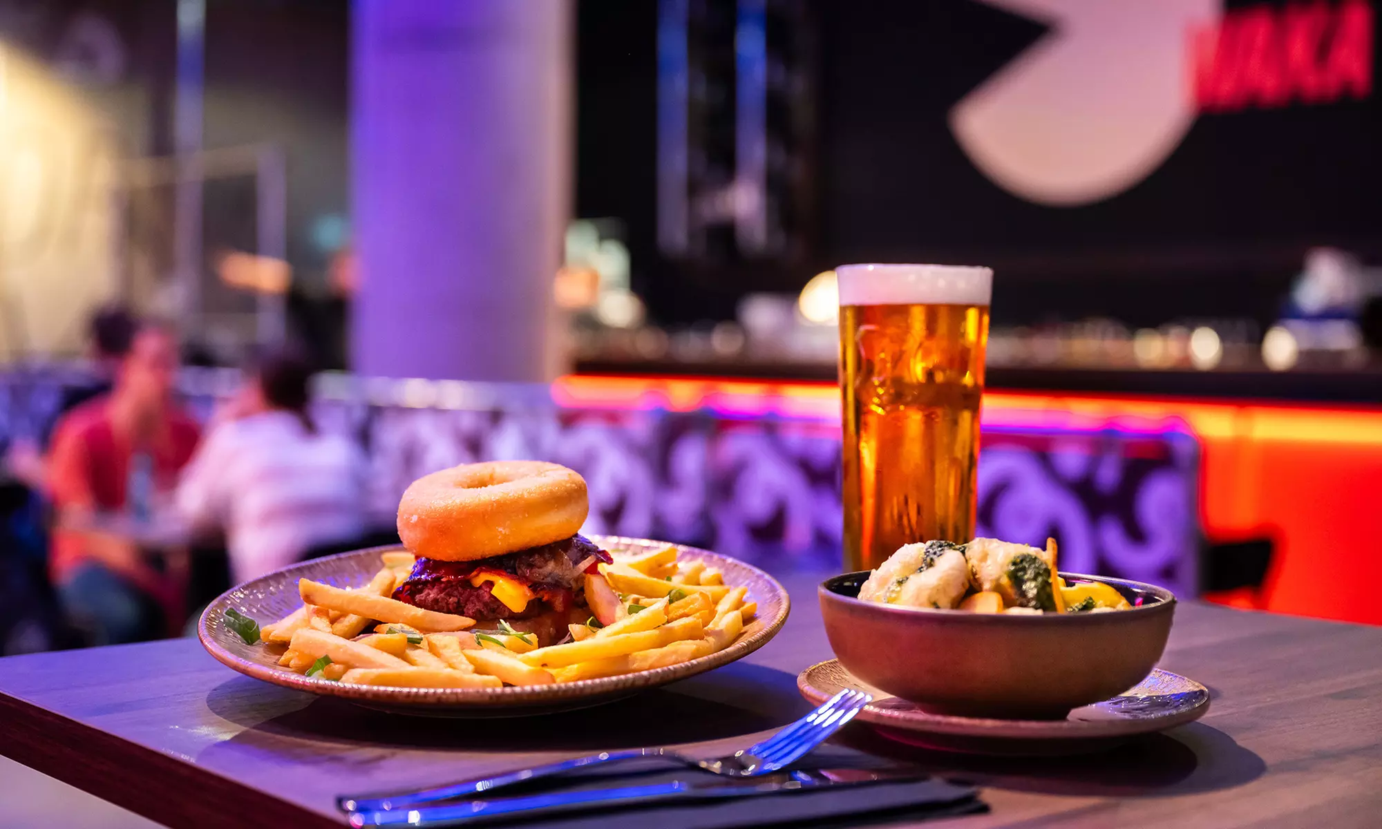 „Eat & Play“ für 2 Personen in Berlins 1. Arcade Kitchen & Bar