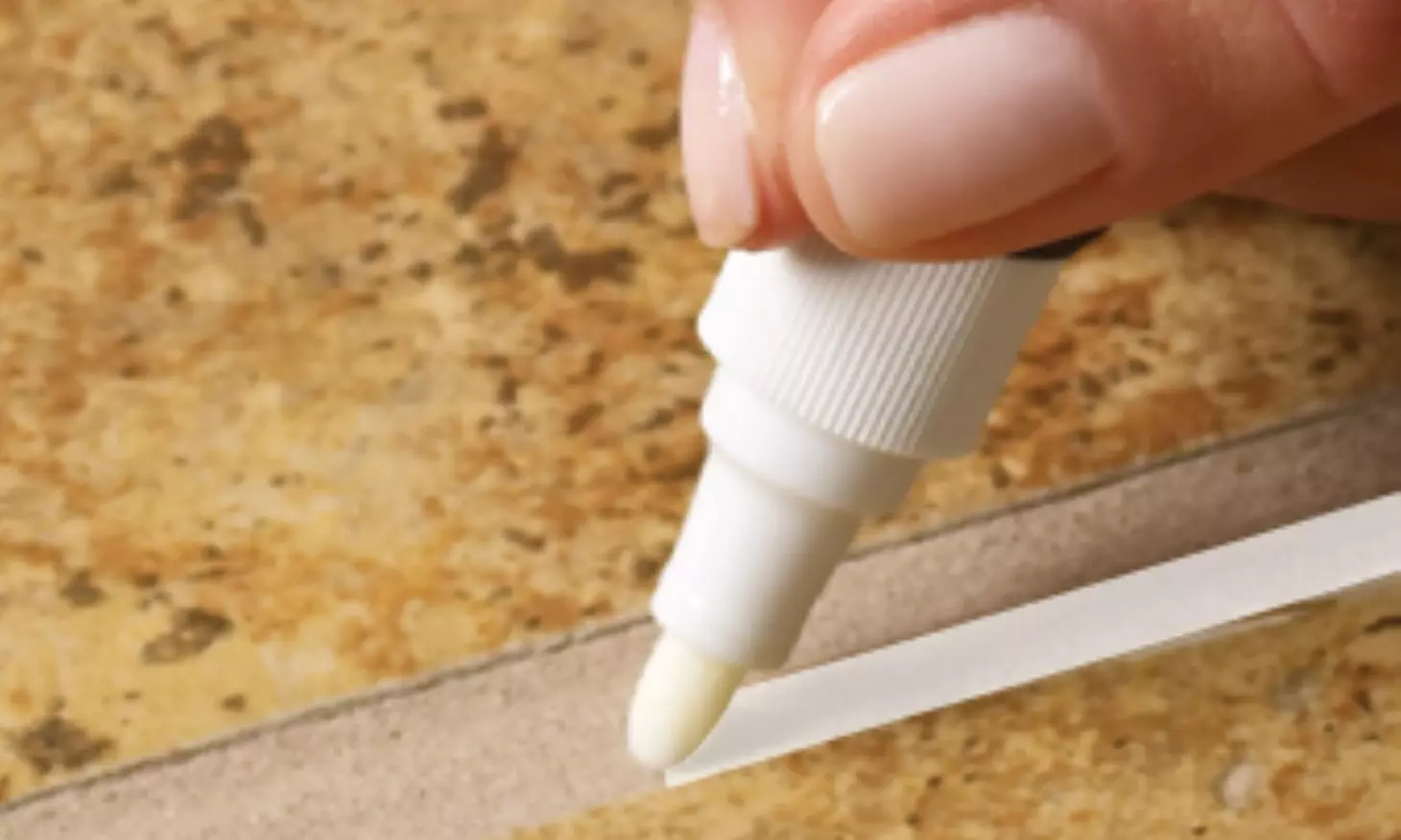 White Grout and Tile Touch-Up Marker - Primary Image