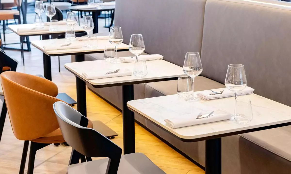 4* Liverpool: Standard King Room Stay with Breakfast and Late Checkout