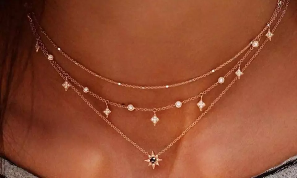 1 ou 2 colliers dorés avec strass - Primary Image