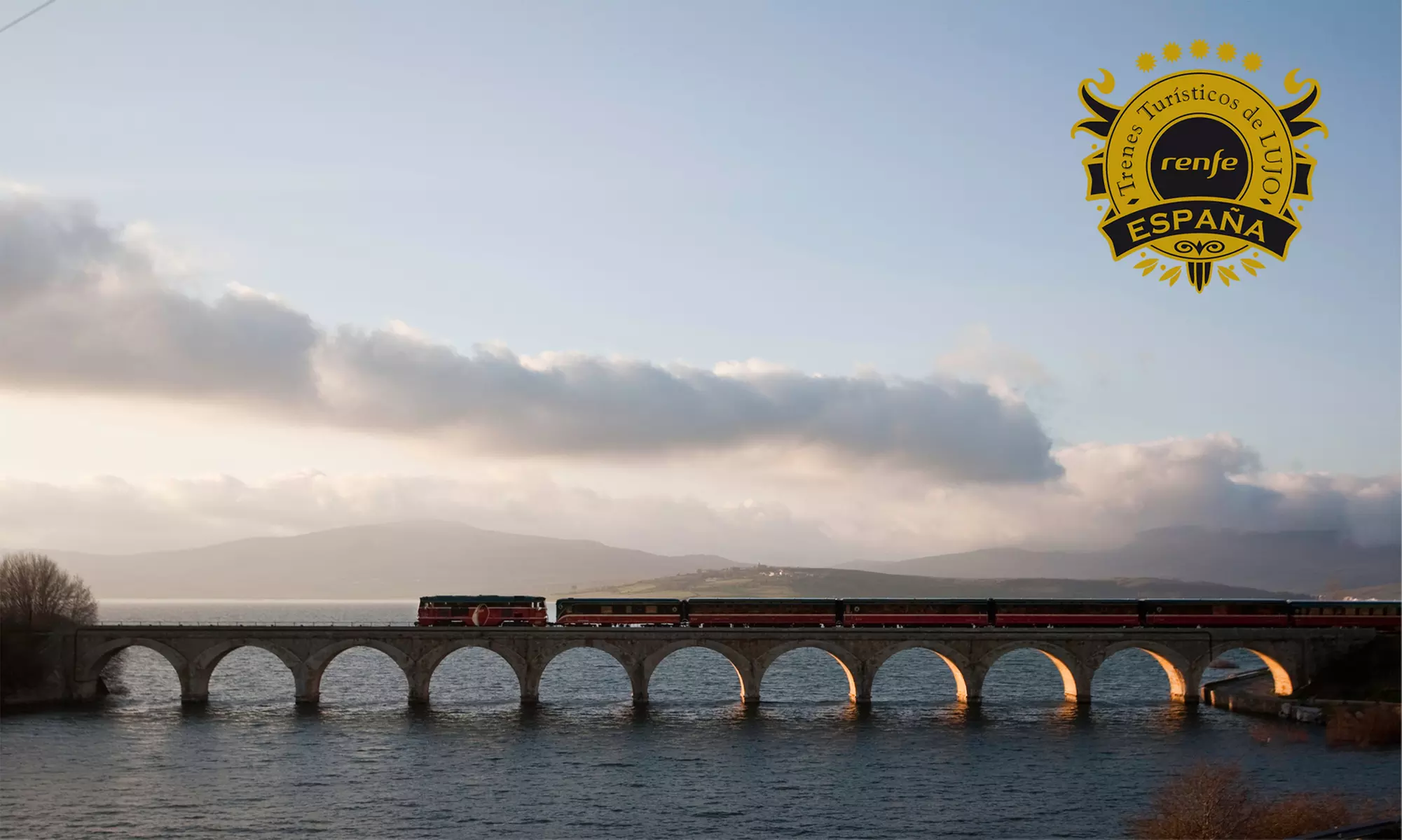 Oviedo e Galizia: 5 notti in cabina standard su treno di lusso Expreso de La Robla per una persona con pensione completa - Primary Image