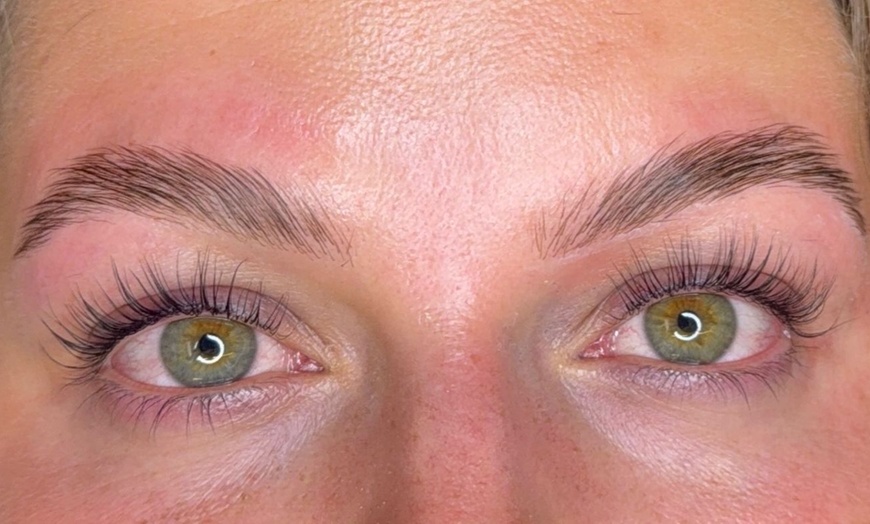 Image 4: Augenbrauen- und/oder Wimpern-Lifting inkl. für 1 Person