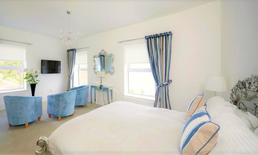 Image 7: Torquay: 5* Classic Double Room Stay with Breakfast