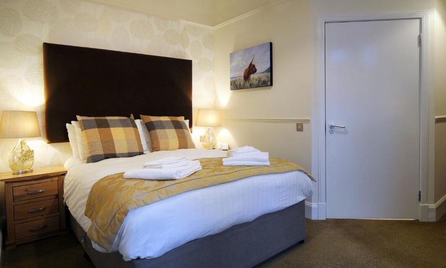 Image 10: Dumfriesshire: Double Room with Breakfast