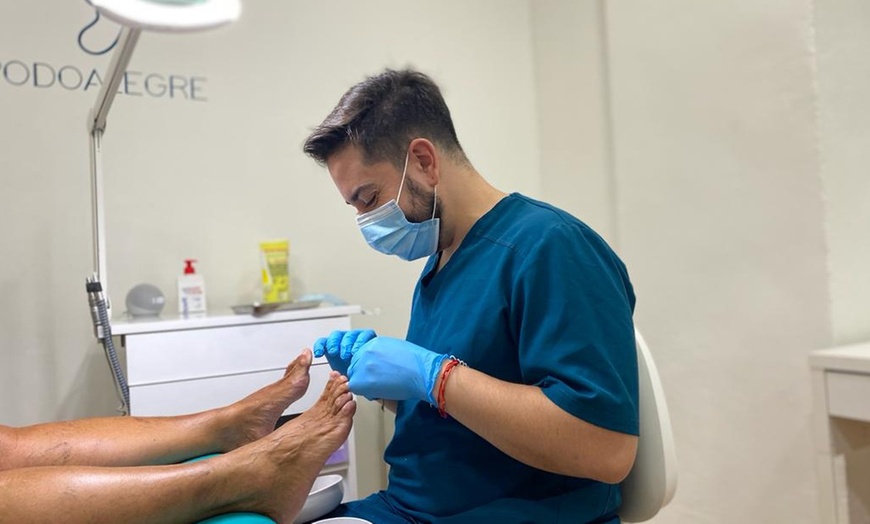 Image 1: Sesión de quiropodia de 30 minutos en Podoalegre Clínica Podológica