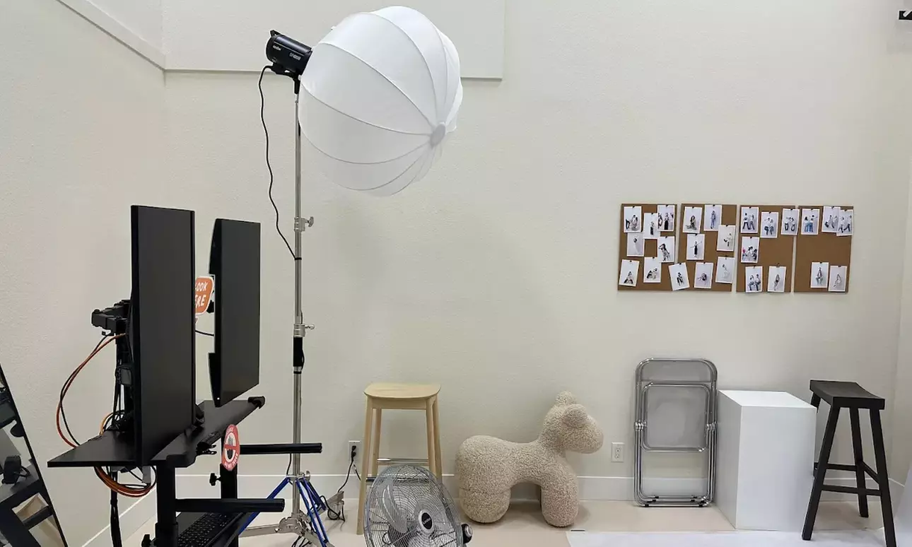 10-Minute Studio Self-Portrait Session in a Private Studio Room with Props (Up To 45% Off) - Second Medium