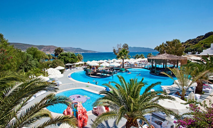 Image 1: ✈ Bodrum: Up to 7-Night All-Inclusive Holiday with Transfers