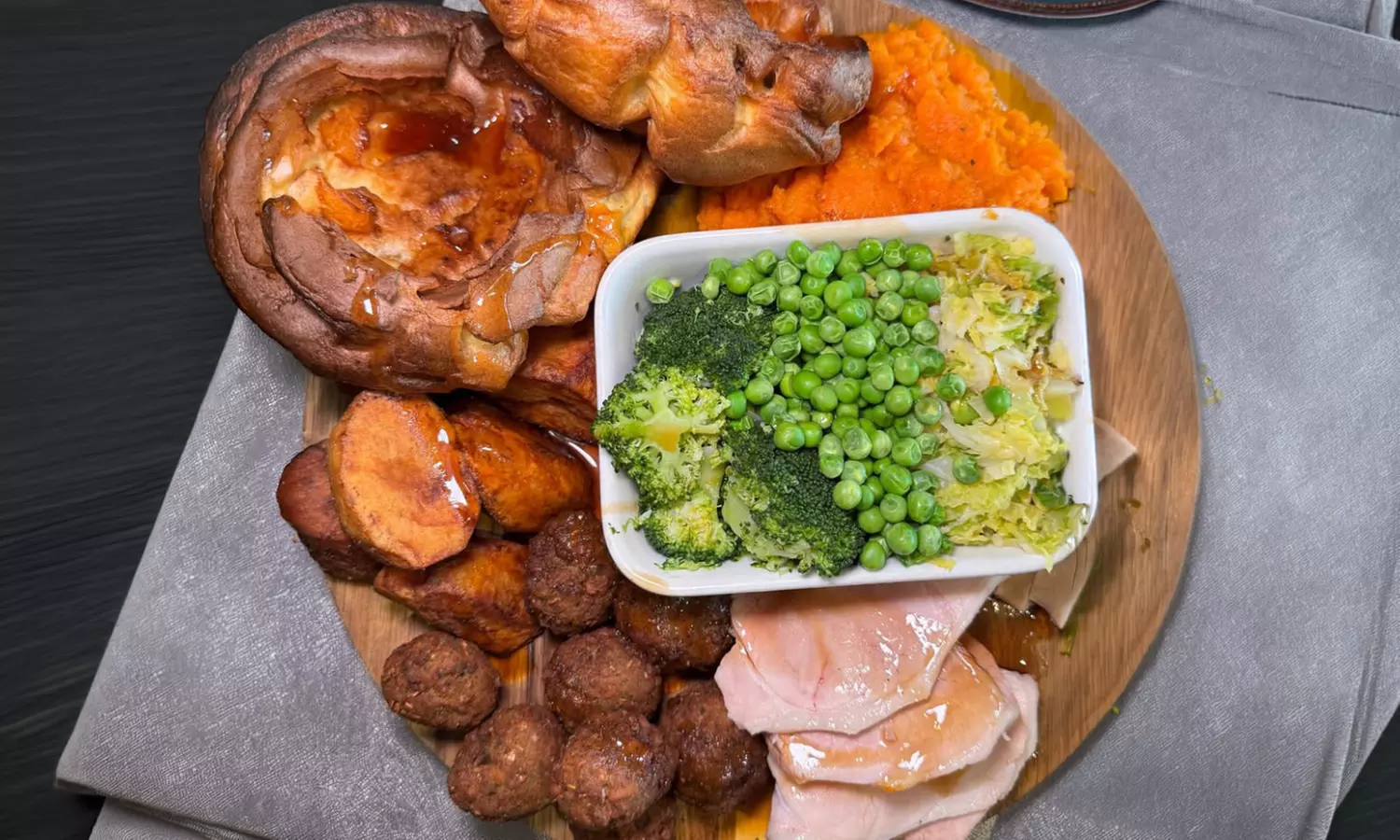 Sunday Roast Platter & Wine for 2, 3 or 4