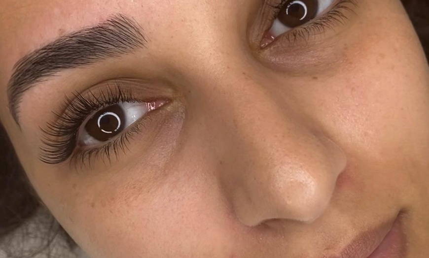 Image 9: Ausdrucksstarke Augen: Wimpernverlängerung für 1 Person