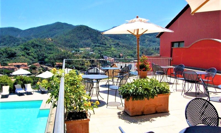 Image 8: Liguria: colazione o mezza pensione à la carte e uso Spa