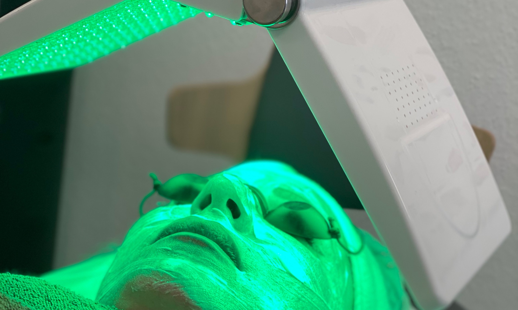 Reinigende Gesichtsbehandlung