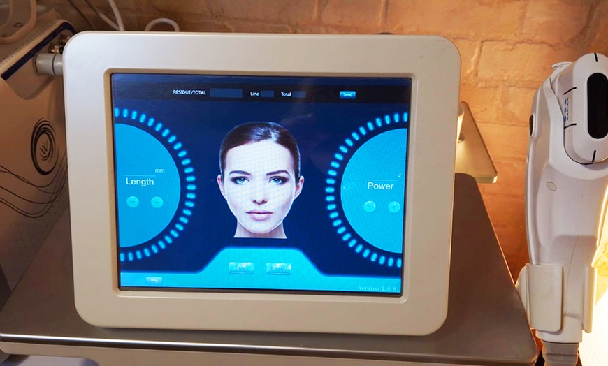 Image 3: 1 o 2 sesiones de HIFU facial o corporal en una o dos zonas a elegir